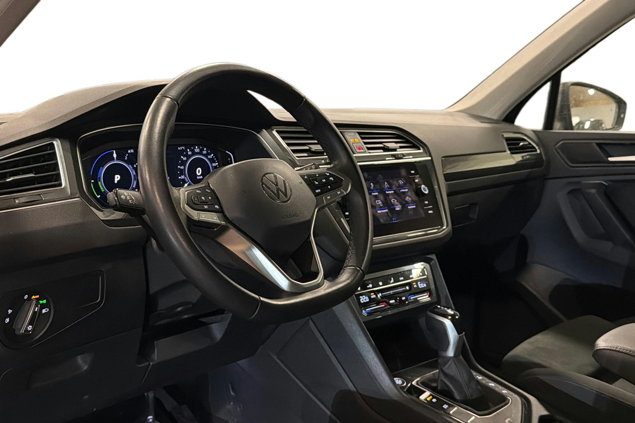 musta Volkswagen Tiguan 2024 kuva 3.