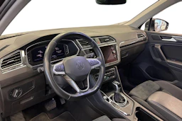 musta Volkswagen Tiguan 2023 kuva 3.