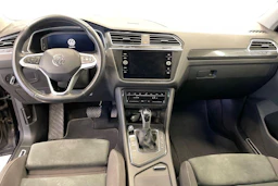 musta Volkswagen Tiguan 2023 kuva 9.