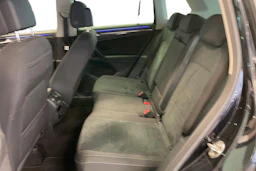 musta Volkswagen Tiguan 2023 kuva 11.
