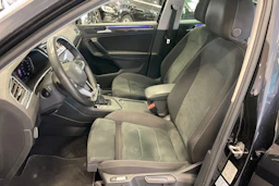 musta Volkswagen Tiguan 2023 kuva 18.