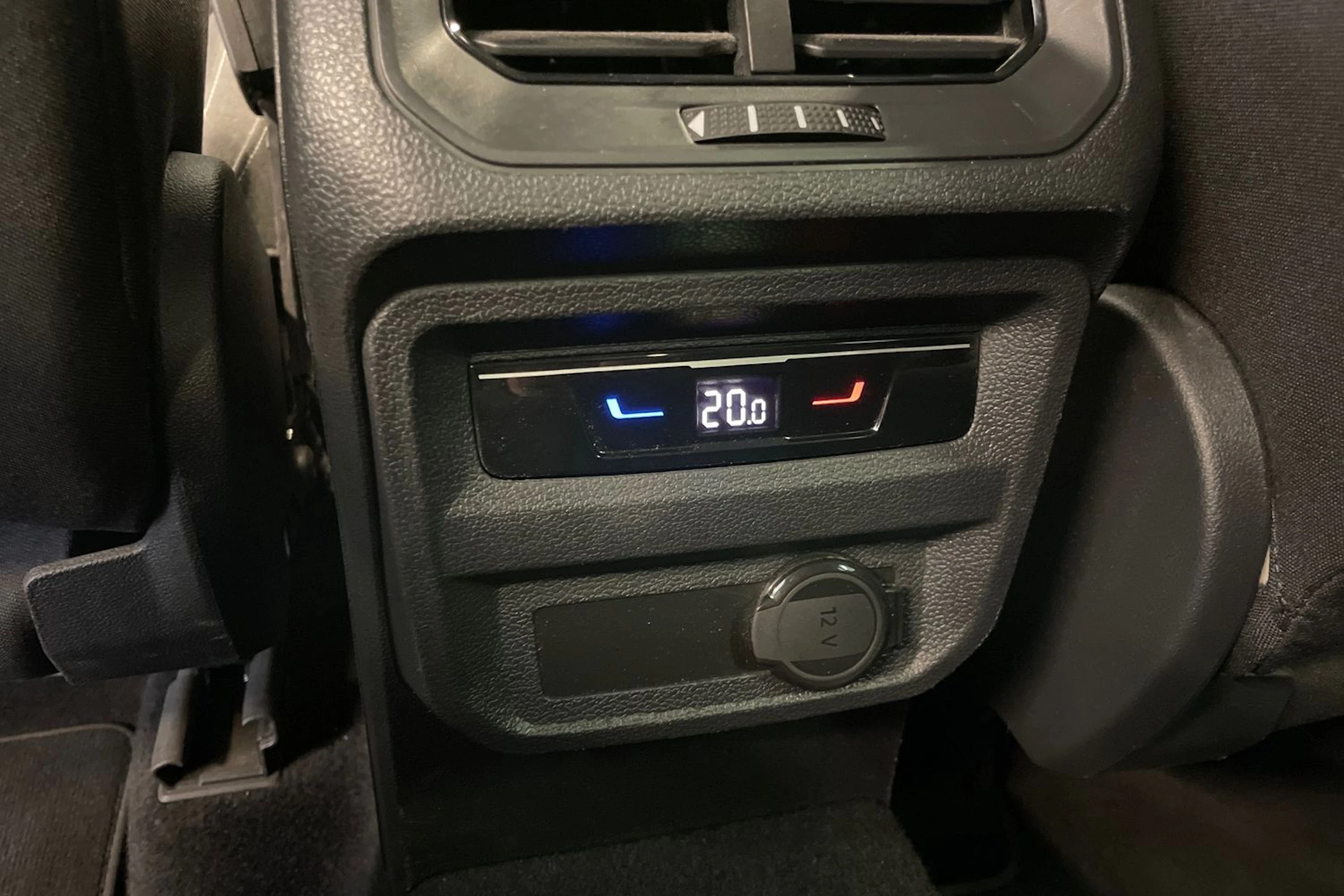 musta Volkswagen Tiguan 2023 kuva 20.