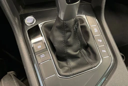 musta Volkswagen Tiguan 2023 kuva 21.
