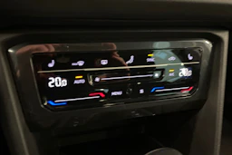 musta Volkswagen Tiguan 2023 kuva 23.