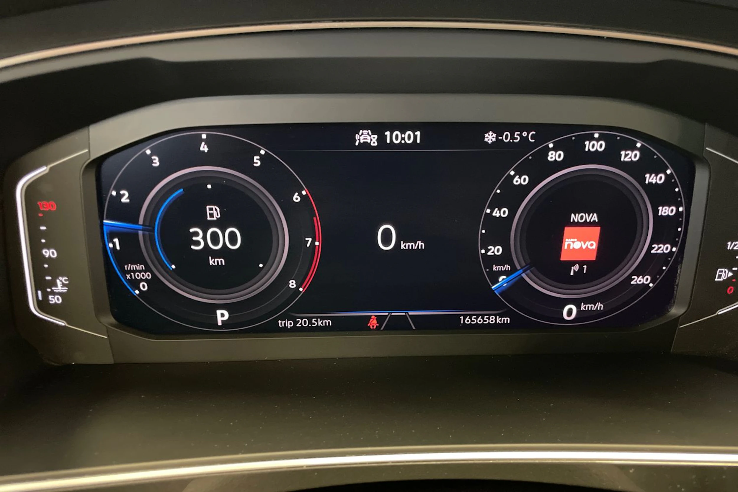 musta Volkswagen Tiguan 2023 kuva 26.