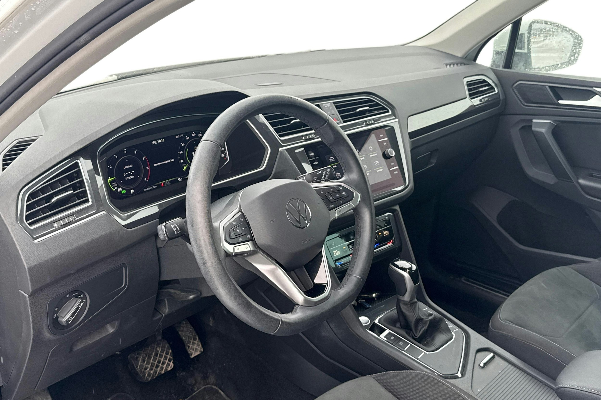 valkoinen Volkswagen Tiguan 2023 kuva 3.