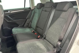 valkoinen Volkswagen Tiguan 2023 kuva 10.