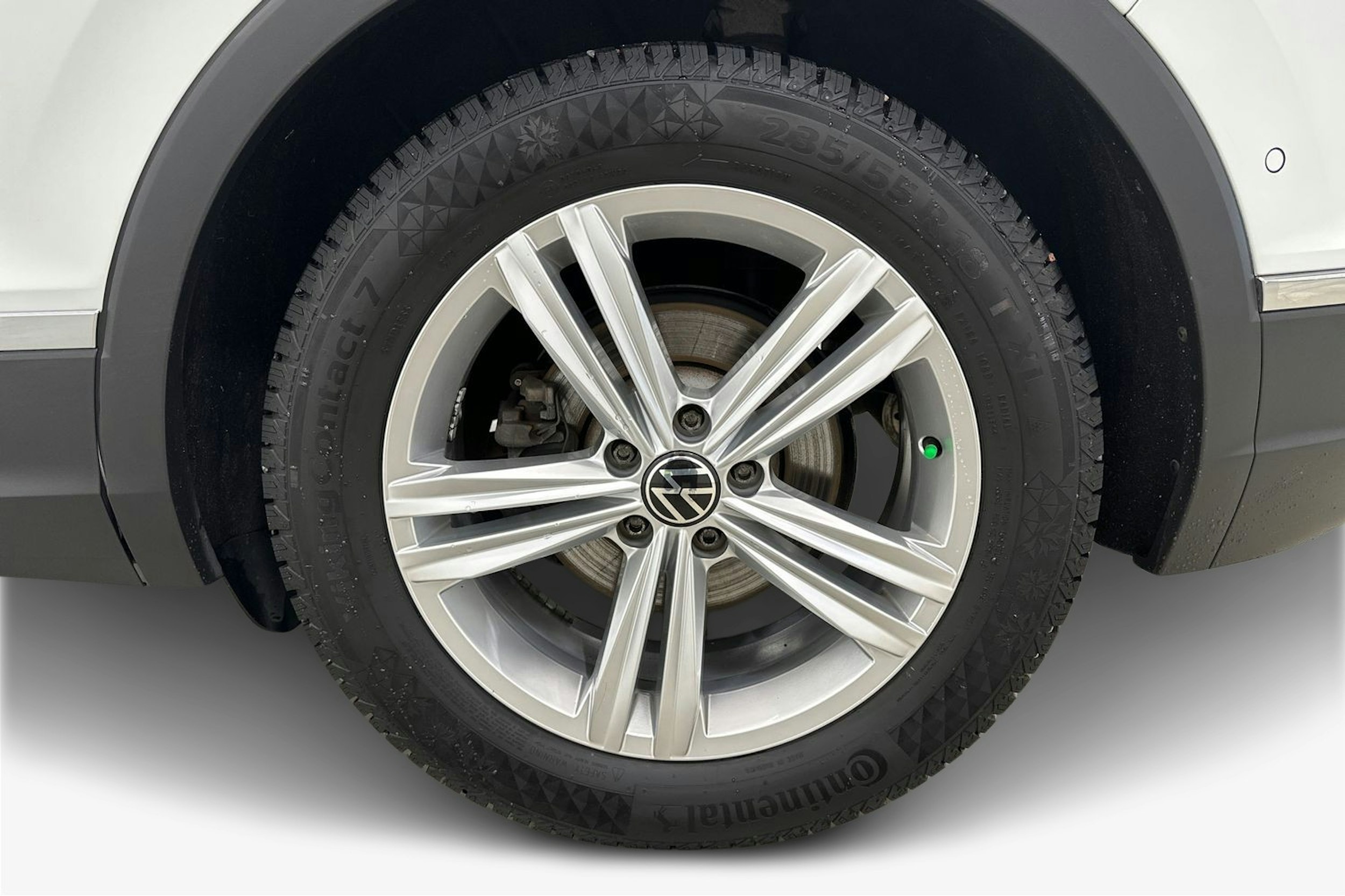 valkoinen Volkswagen Tiguan 2023 kuva 11.