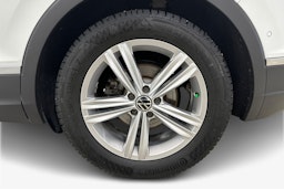 valkoinen Volkswagen Tiguan 2023 kuva 11.