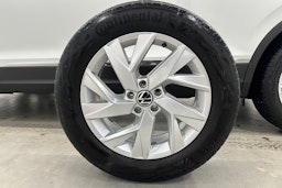 valkoinen Volkswagen Tiguan 2023 kuva 13.