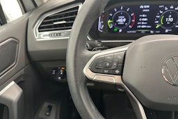 valkoinen Volkswagen Tiguan 2023 kuva 16.