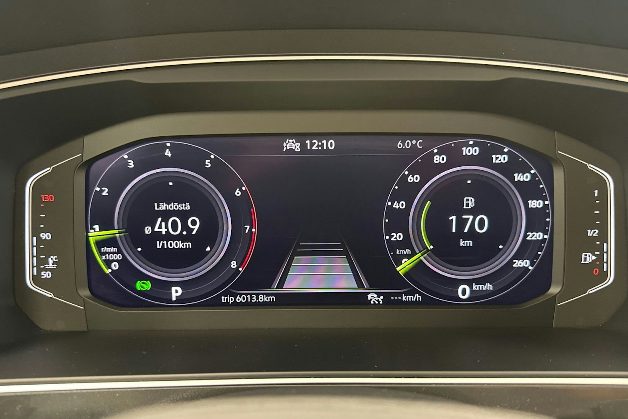 valkoinen Volkswagen Tiguan 2023 kuva 18.