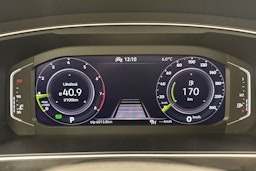 valkoinen Volkswagen Tiguan 2023 kuva 18.