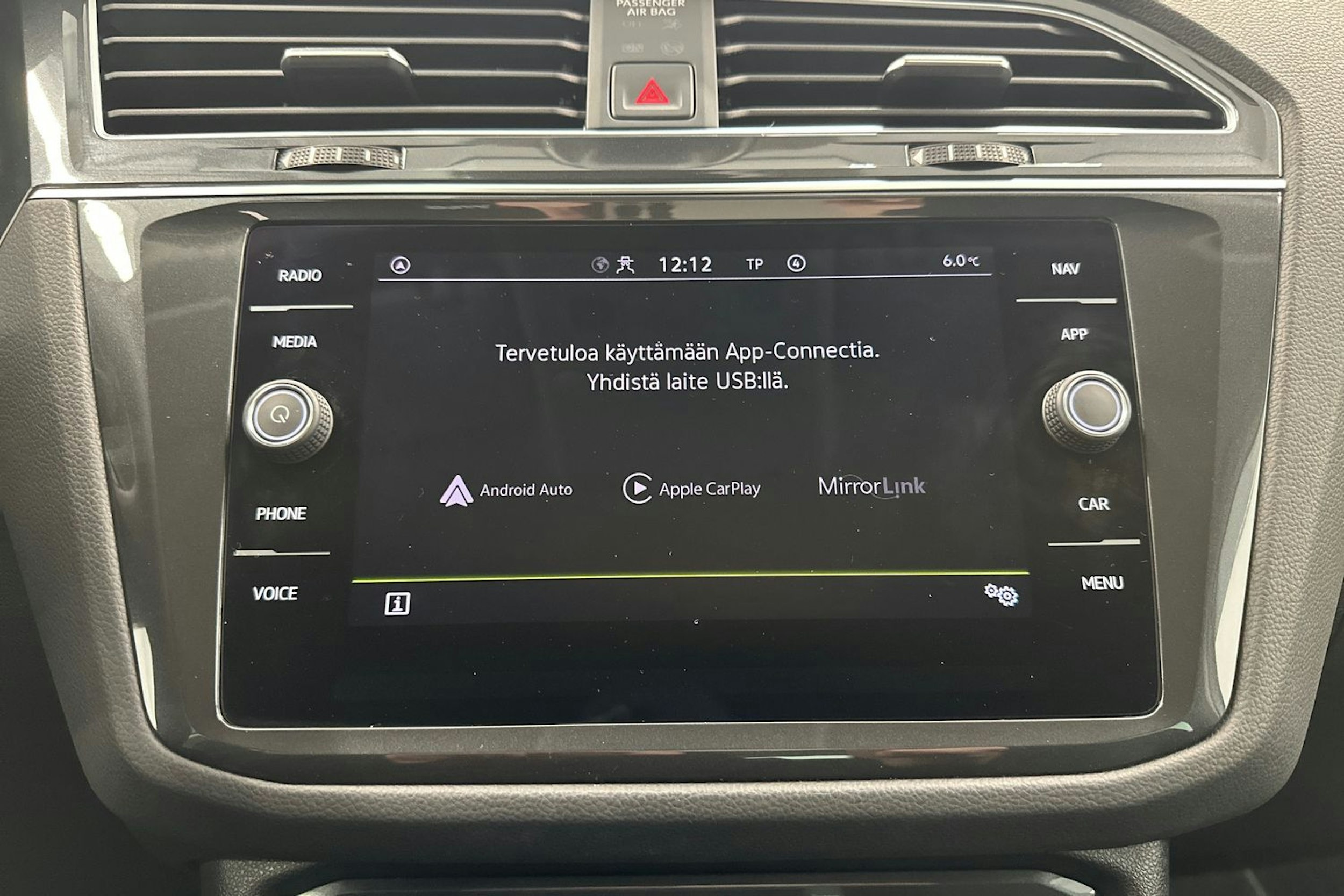 valkoinen Volkswagen Tiguan 2023 kuva 25.