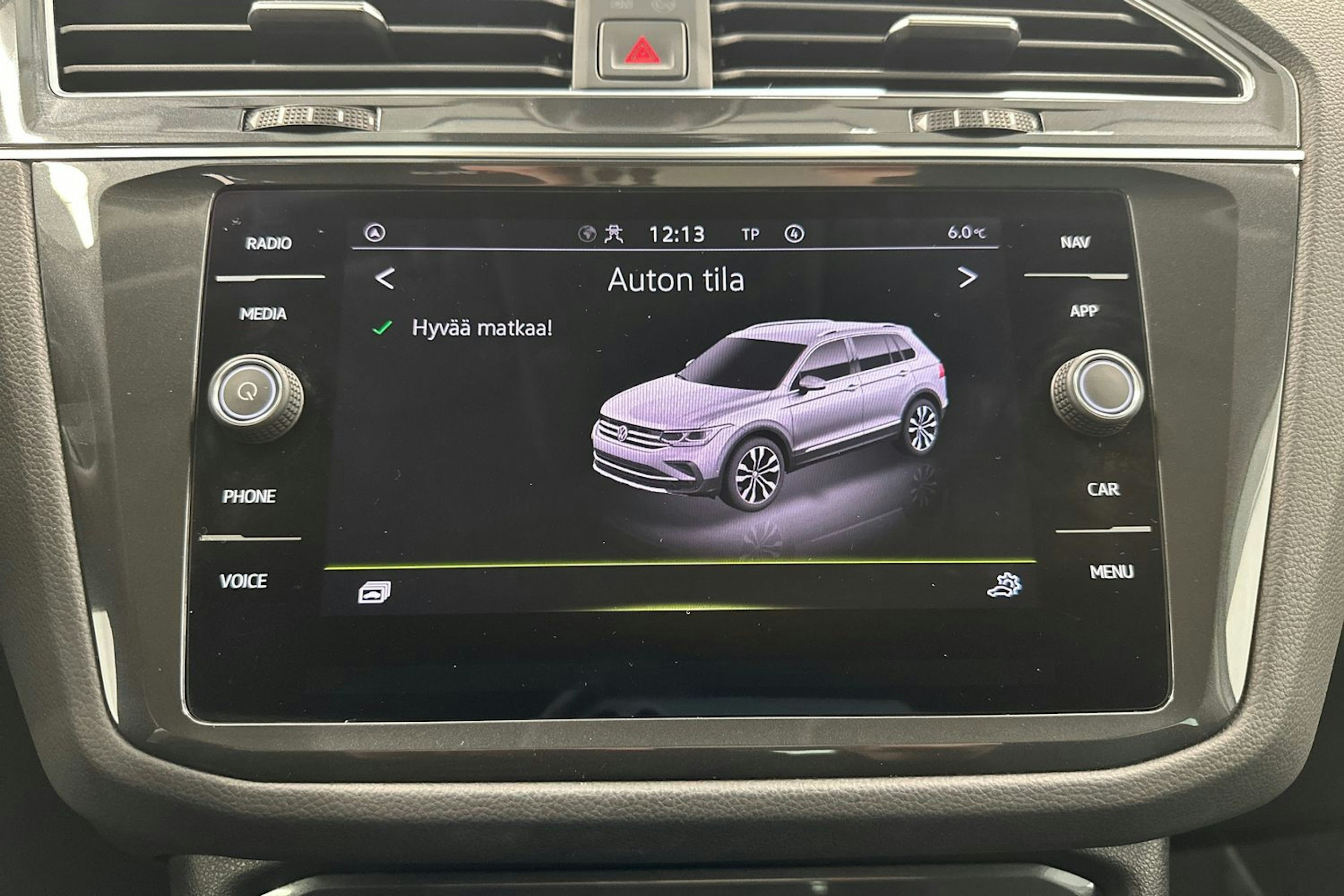 valkoinen Volkswagen Tiguan 2023 kuva 26.