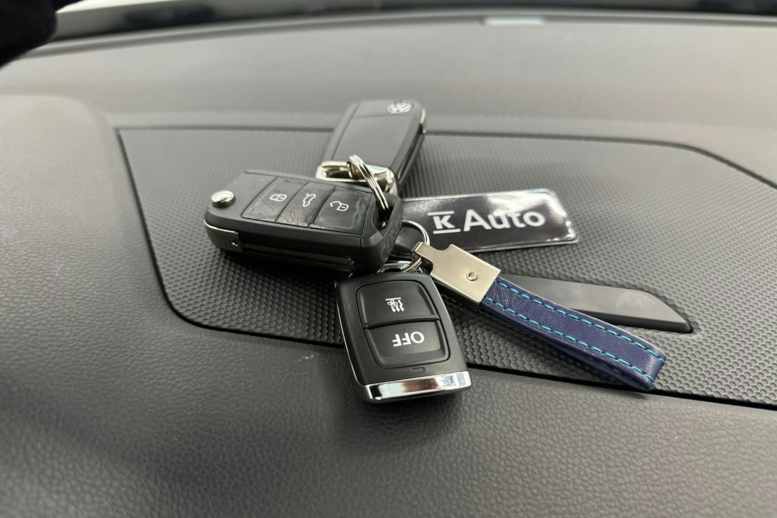 valkoinen Volkswagen Tiguan 2023 kuva 30.