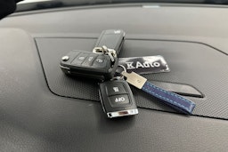 valkoinen Volkswagen Tiguan 2023 kuva 30.