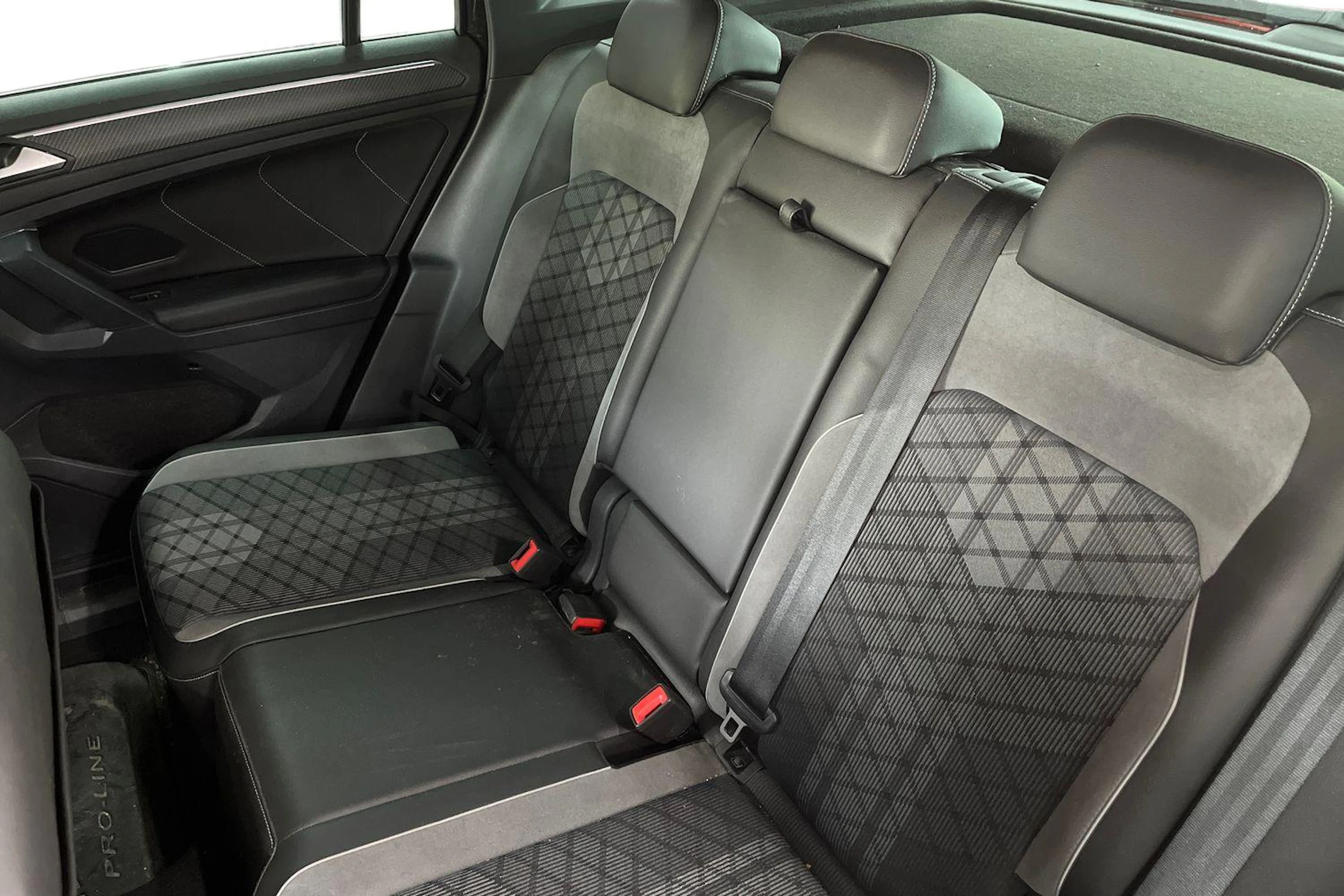 musta Volkswagen Tiguan 2023 kuva 11.