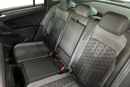 musta Volkswagen Tiguan 2023 kuva 11.