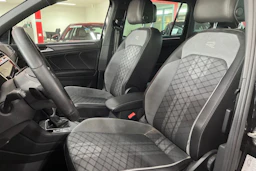 musta Volkswagen Tiguan 2023 kuva 15.