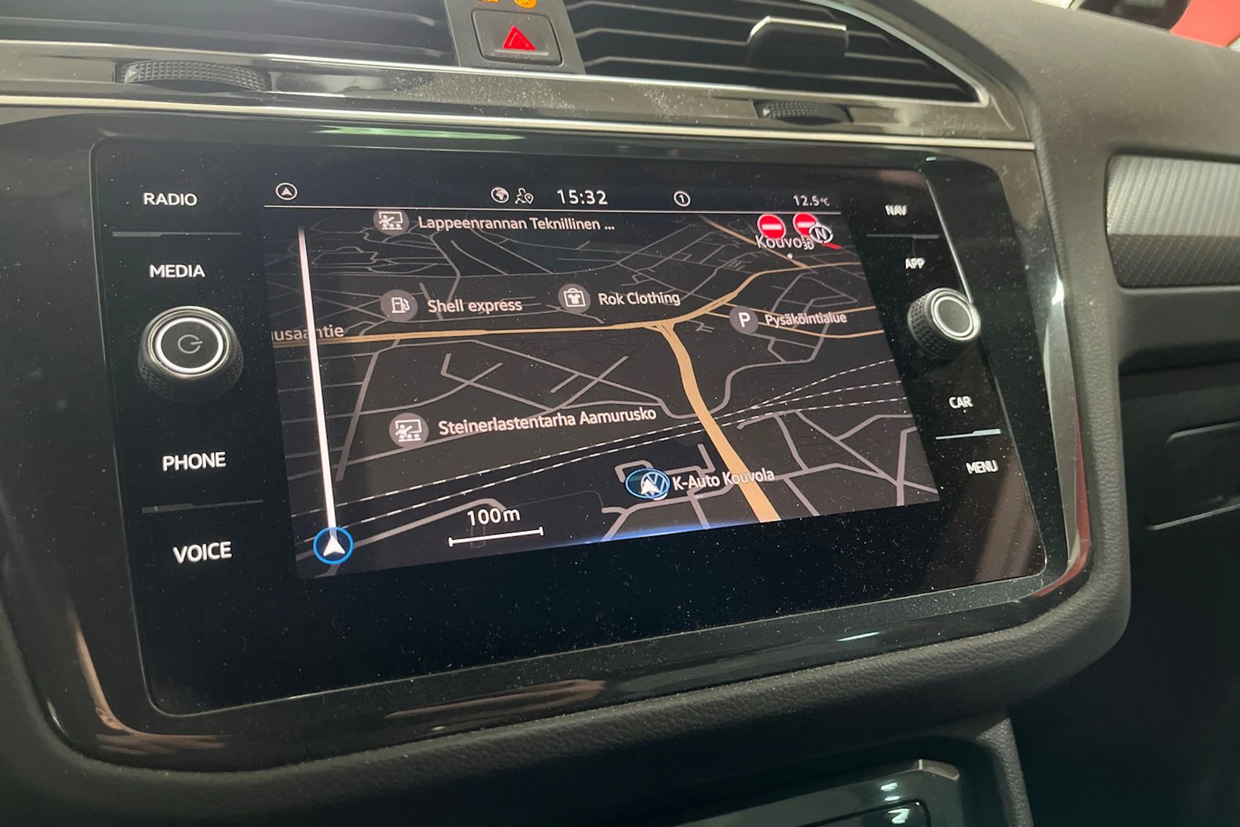 musta Volkswagen Tiguan 2023 kuva 18.