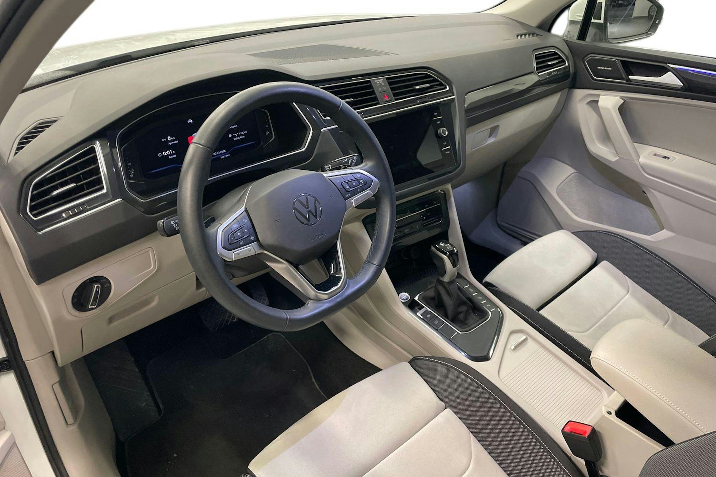 valkoinen Volkswagen Tiguan 2023 kuva 3.