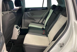 valkoinen Volkswagen Tiguan 2023 kuva 10.