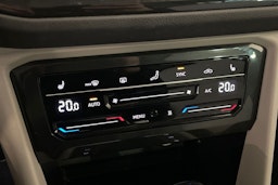 valkoinen Volkswagen Tiguan 2023 kuva 14.