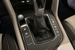 valkoinen Volkswagen Tiguan 2023 kuva 15.