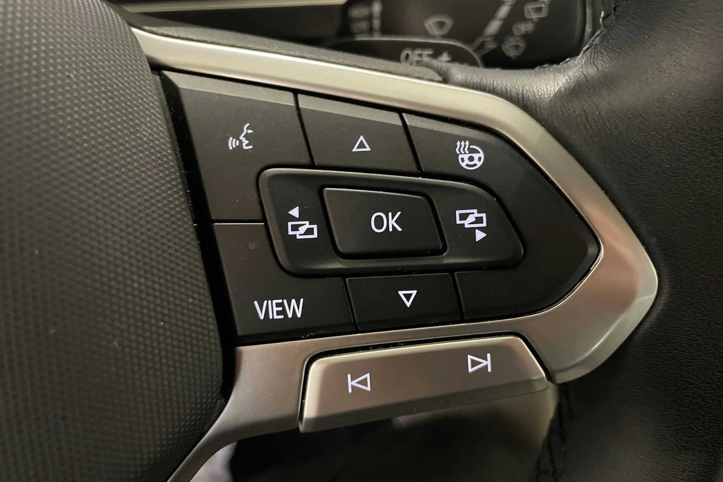 valkoinen Volkswagen Tiguan 2023 kuva 22.