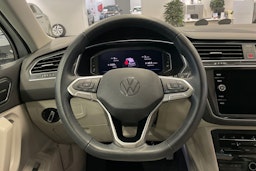 valkoinen Volkswagen Tiguan 2023 kuva 26.