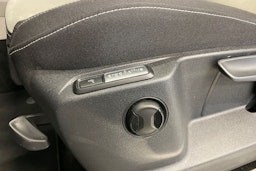 valkoinen Volkswagen Tiguan 2023 kuva 27.