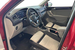 punainen Volkswagen Tiguan 2023 kuva 8.