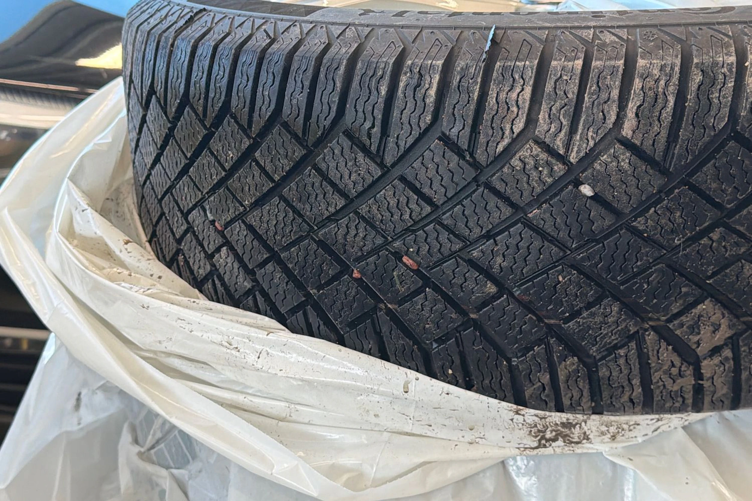 punainen Volkswagen Tiguan 2023 kuva 16.