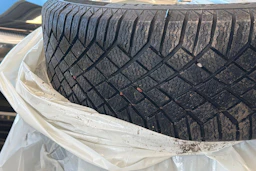 punainen Volkswagen Tiguan 2023 kuva 16.