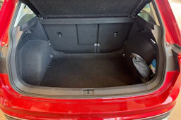 punainen Volkswagen Tiguan 2023 kuva 21.