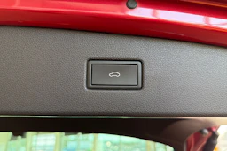 punainen Volkswagen Tiguan 2023 kuva 22.