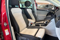 punainen Volkswagen Tiguan 2023 kuva 23.