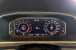 punainen Volkswagen Tiguan 2023 kuva 27.