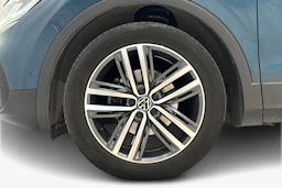 sininen Volkswagen Tiguan 2023 kuva 12.