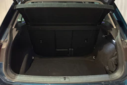 sininen Volkswagen Tiguan 2023 kuva 16.