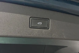 sininen Volkswagen Tiguan 2023 kuva 17.