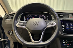 sininen Volkswagen Tiguan 2023 kuva 19.
