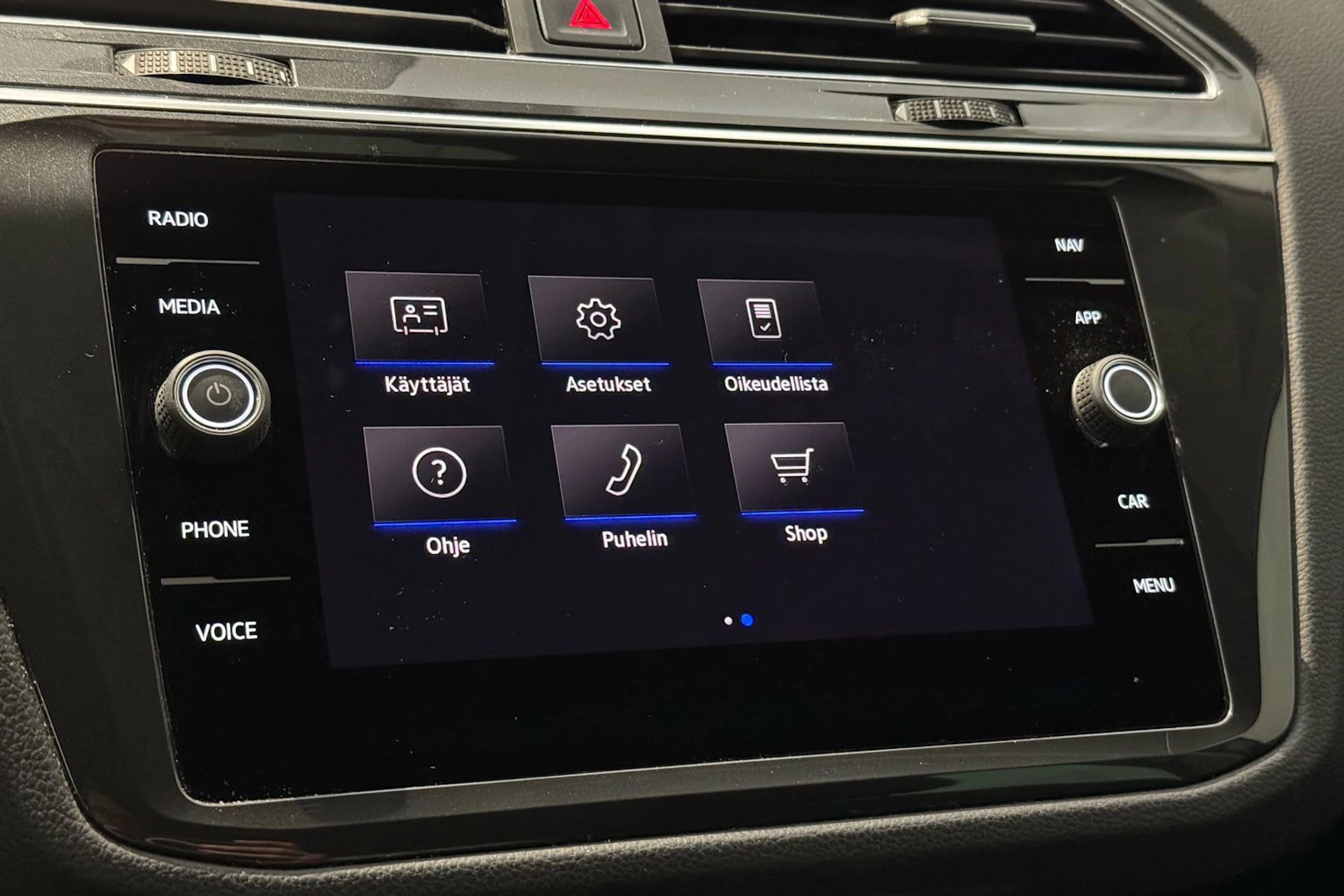 sininen Volkswagen Tiguan 2023 kuva 23.