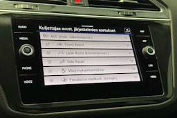 sininen Volkswagen Tiguan 2023 kuva 25.