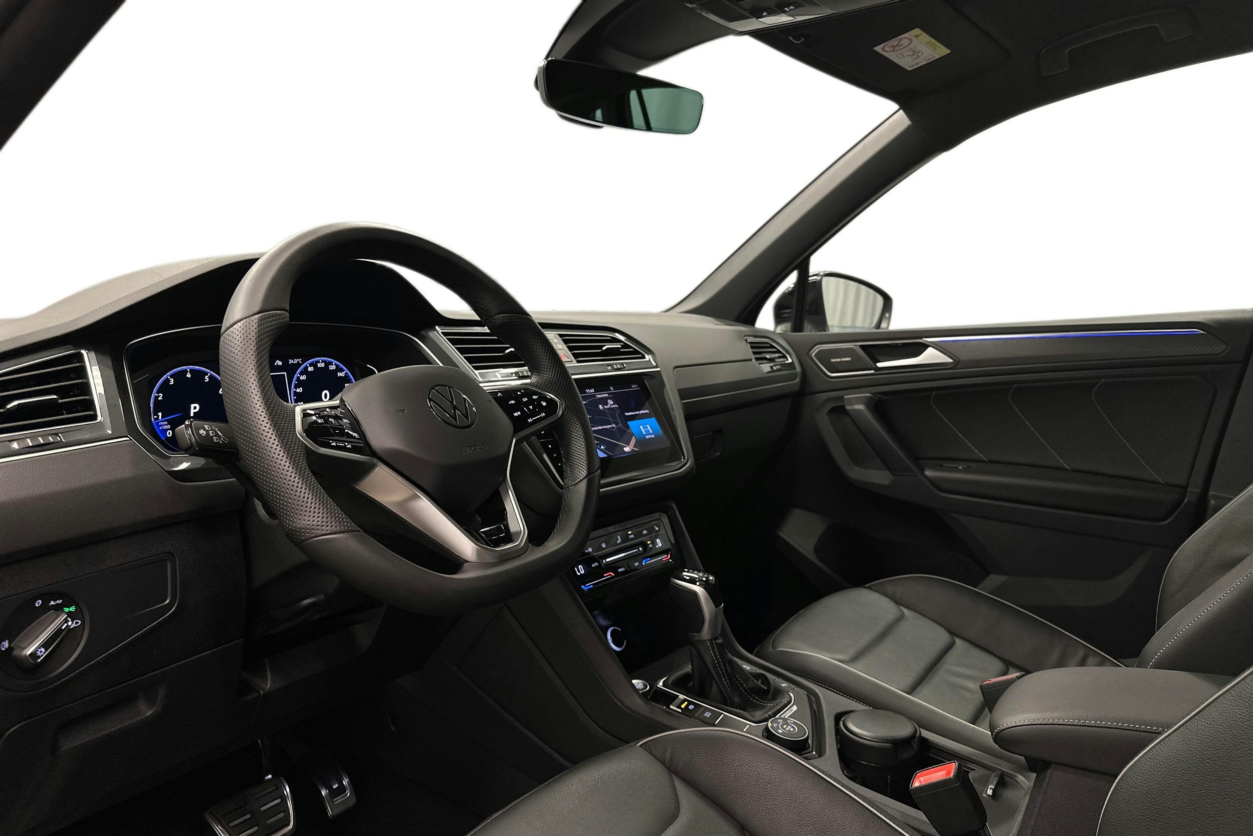 musta Volkswagen Tiguan 2024 kuva 7.