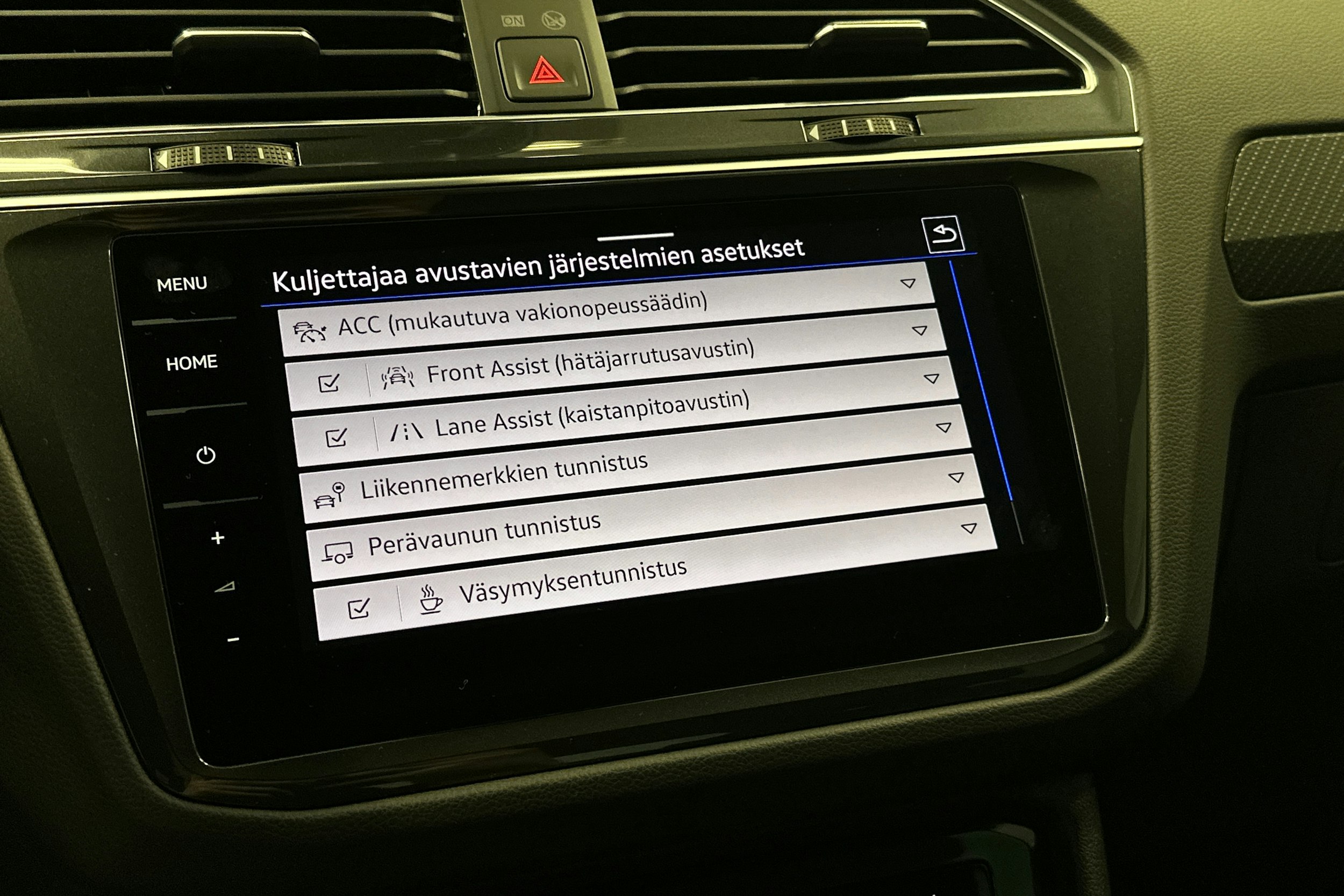 musta Volkswagen Tiguan 2024 kuva 15.