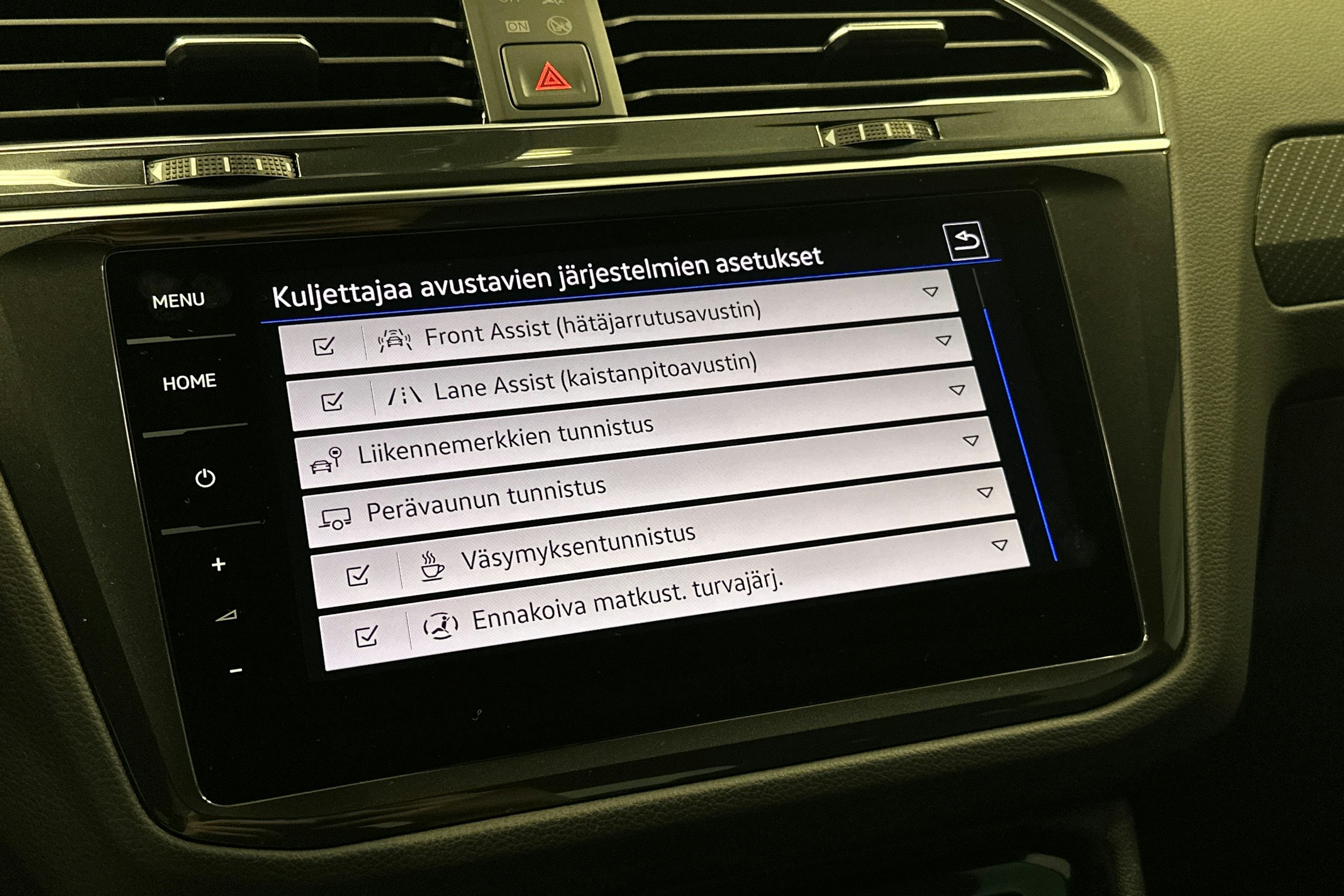 musta Volkswagen Tiguan 2024 kuva 16.
