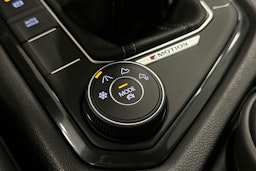 musta Volkswagen Tiguan 2024 kuva 23.