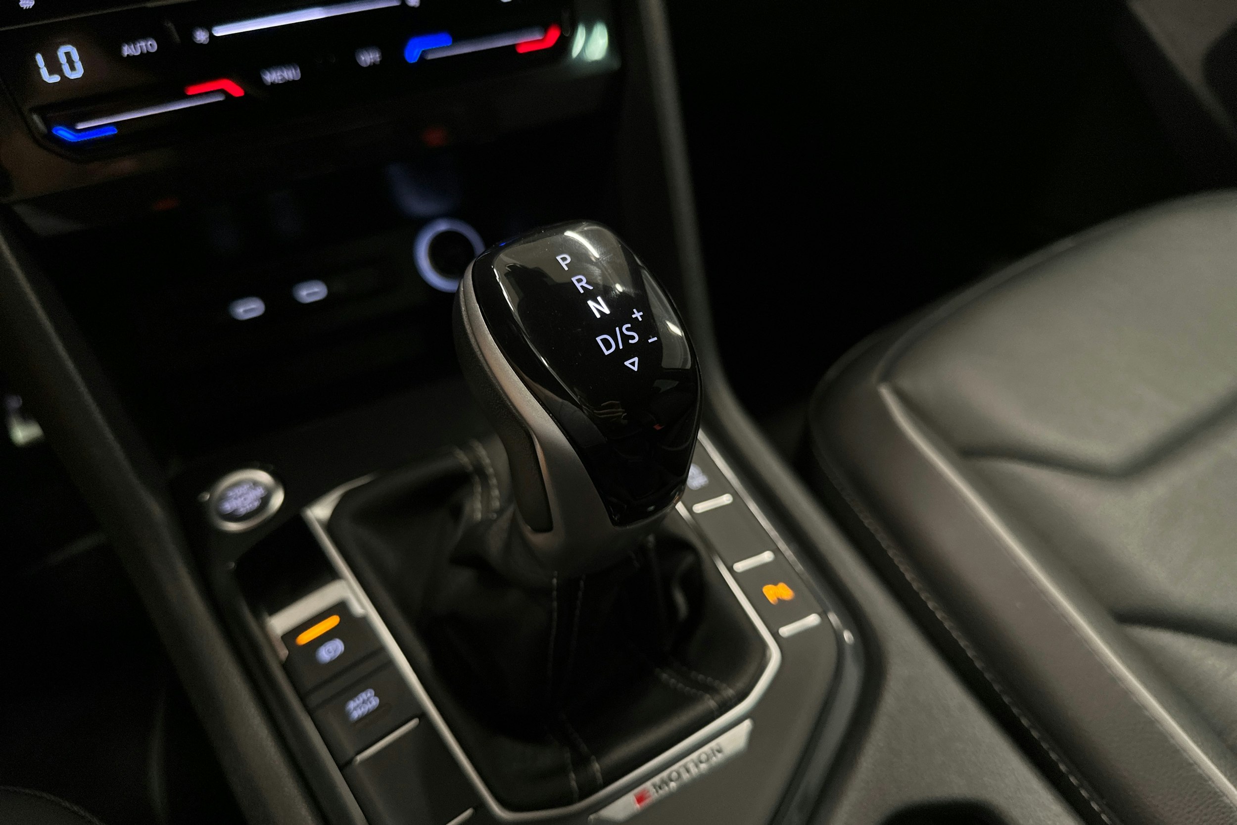 musta Volkswagen Tiguan 2024 kuva 25.